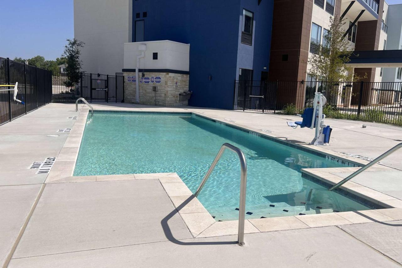 Hotel The Elm, A Ramada By Wyndham Little Elm Exterior foto