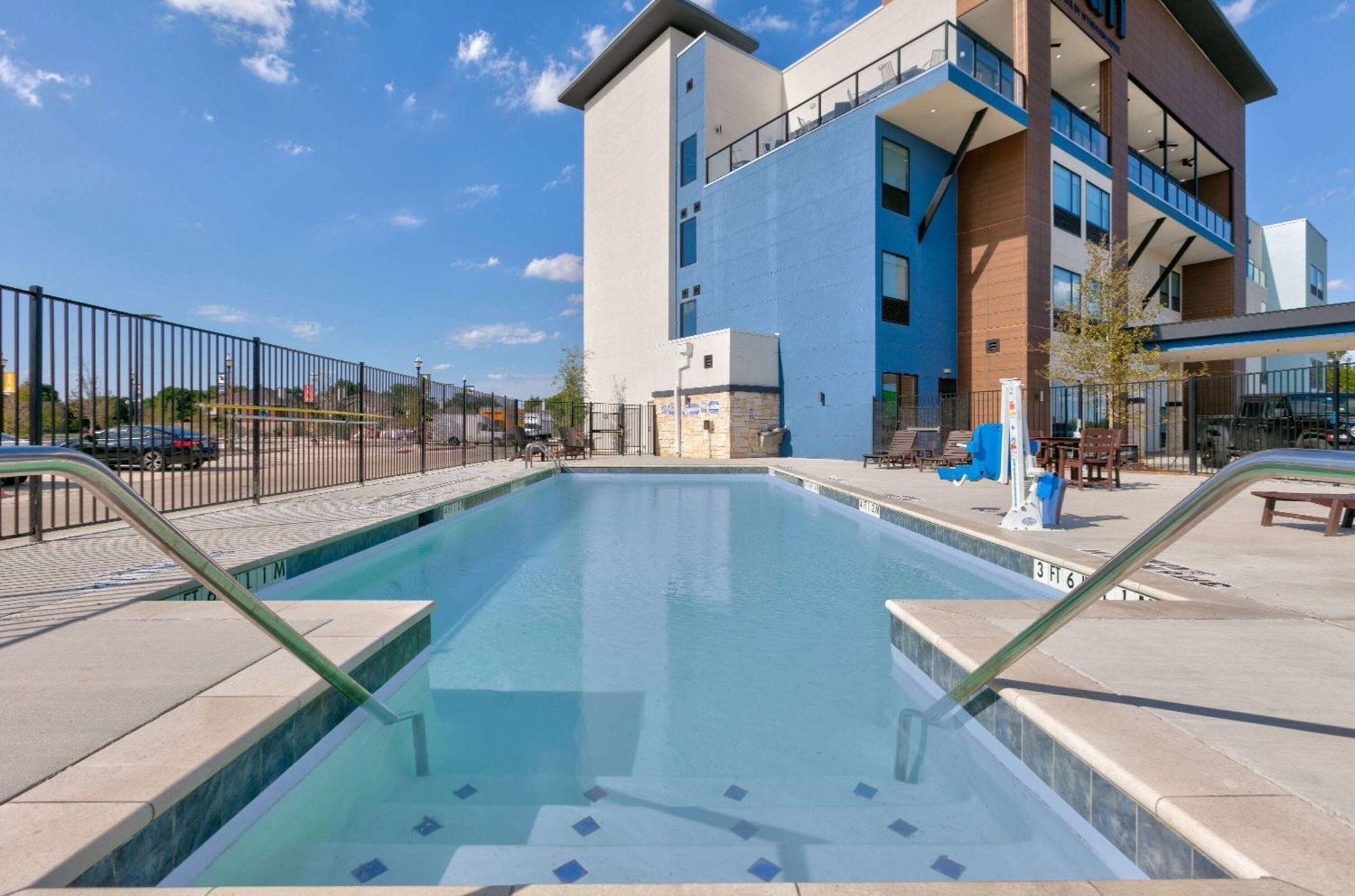 Hotel The Elm, A Ramada By Wyndham Little Elm Exterior foto